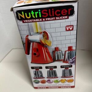 NutriSlicer Red Vegetable Slicer Cheese Grater Potato Slicer Salad Chopper EUC